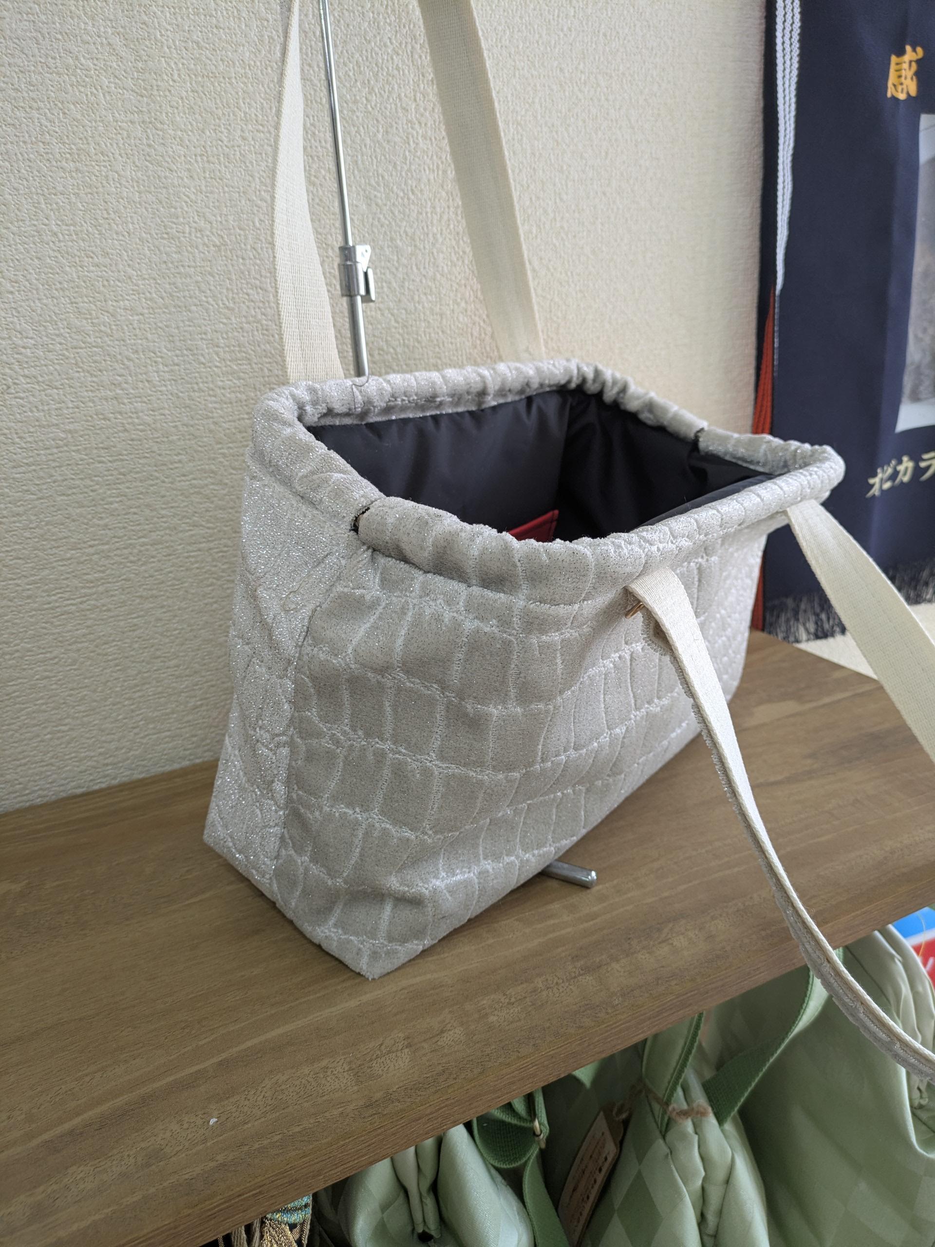 LL2　『PATAO＆PATACO』トルコ製生地　グリッターシャイン　　白 | 12枚目