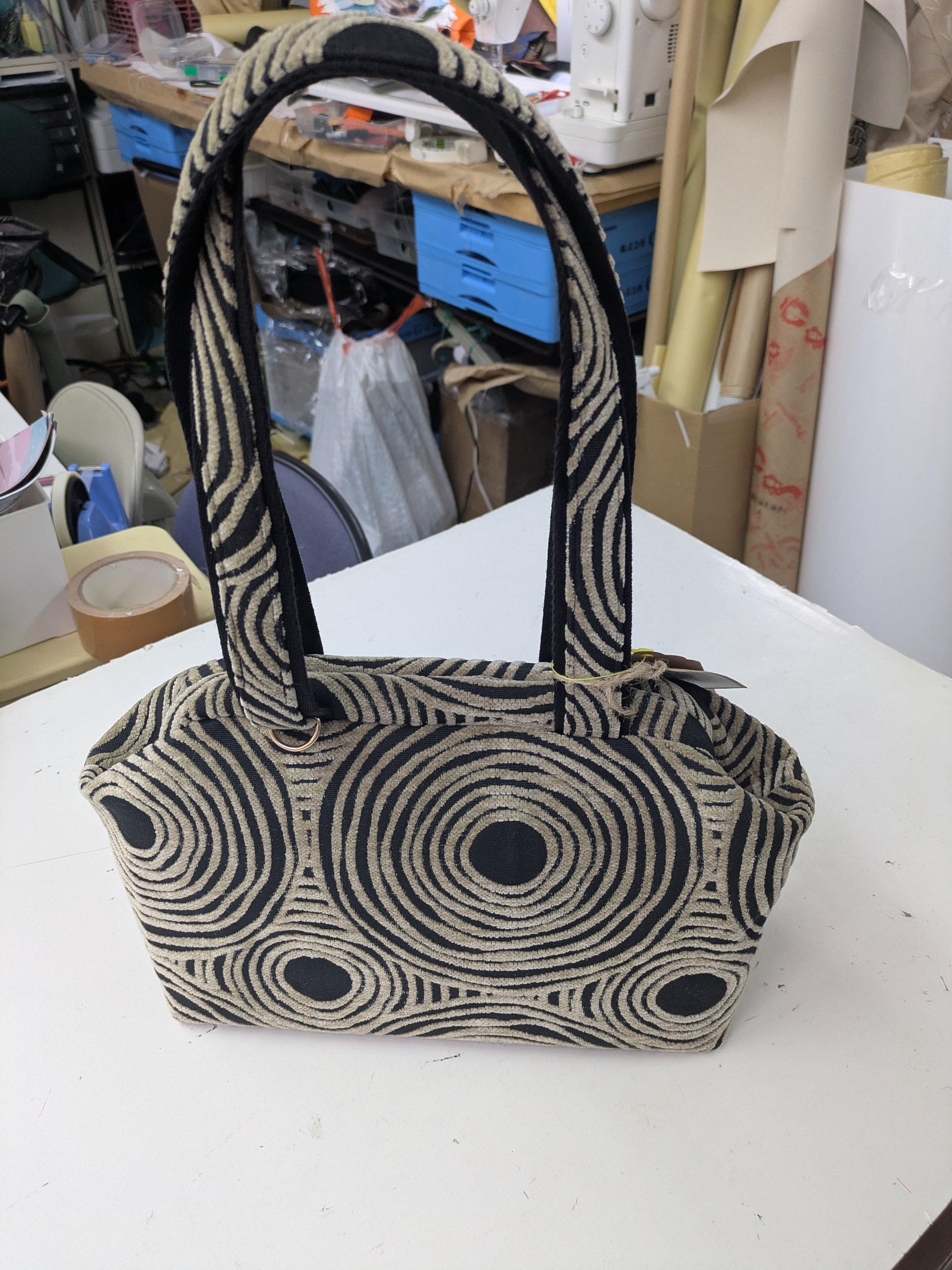 L2　『こだわり素材』　”五呂”のお気に入り生地　トルコ製生地　コンゴサークル | 3枚目