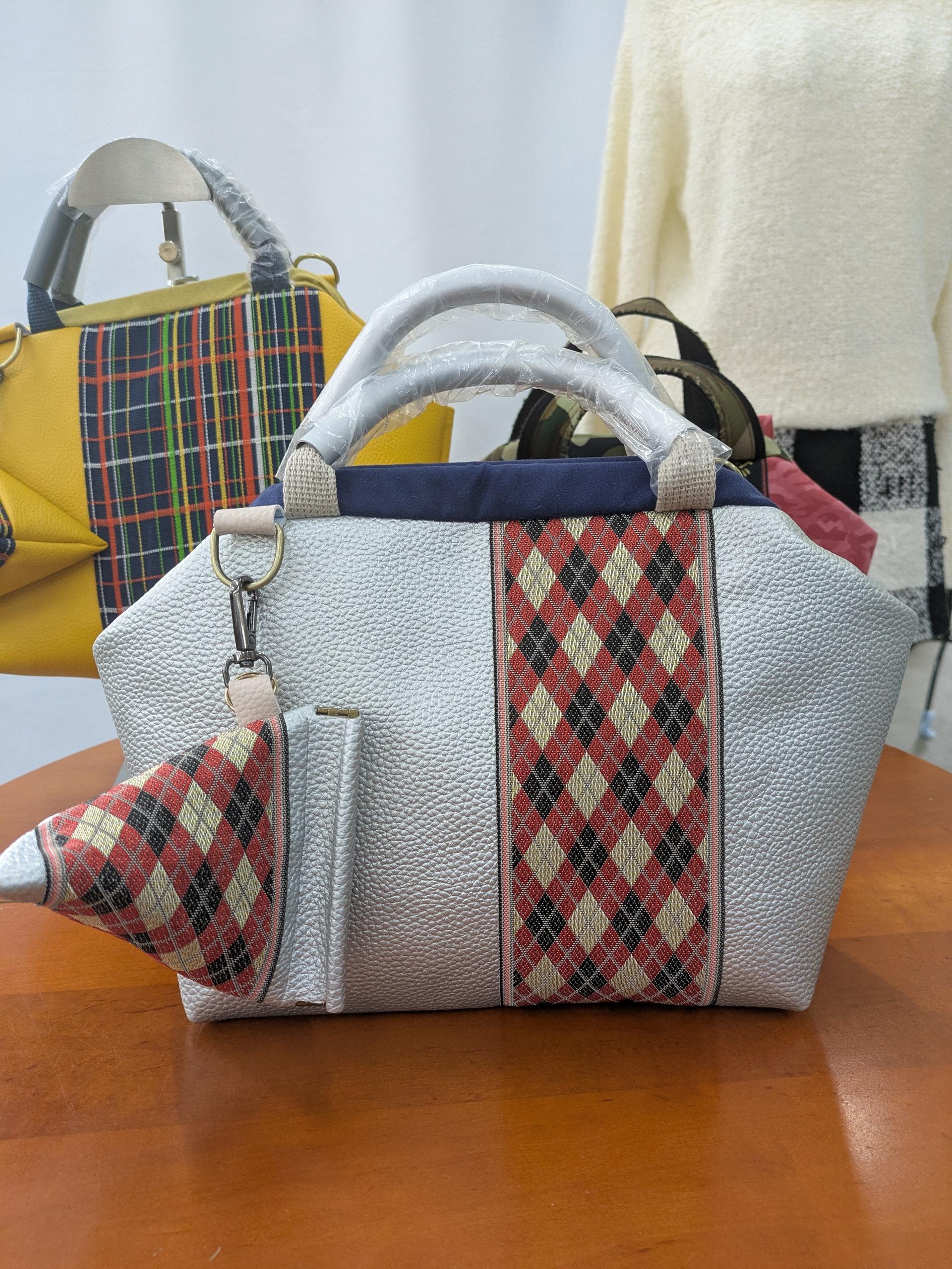 ＠合皮　普段使いOK！カラス対策GOLFラウンドバック　『G-job』ポーチ付き　日本でG-wartオリジナルBAGです1枚目の画像