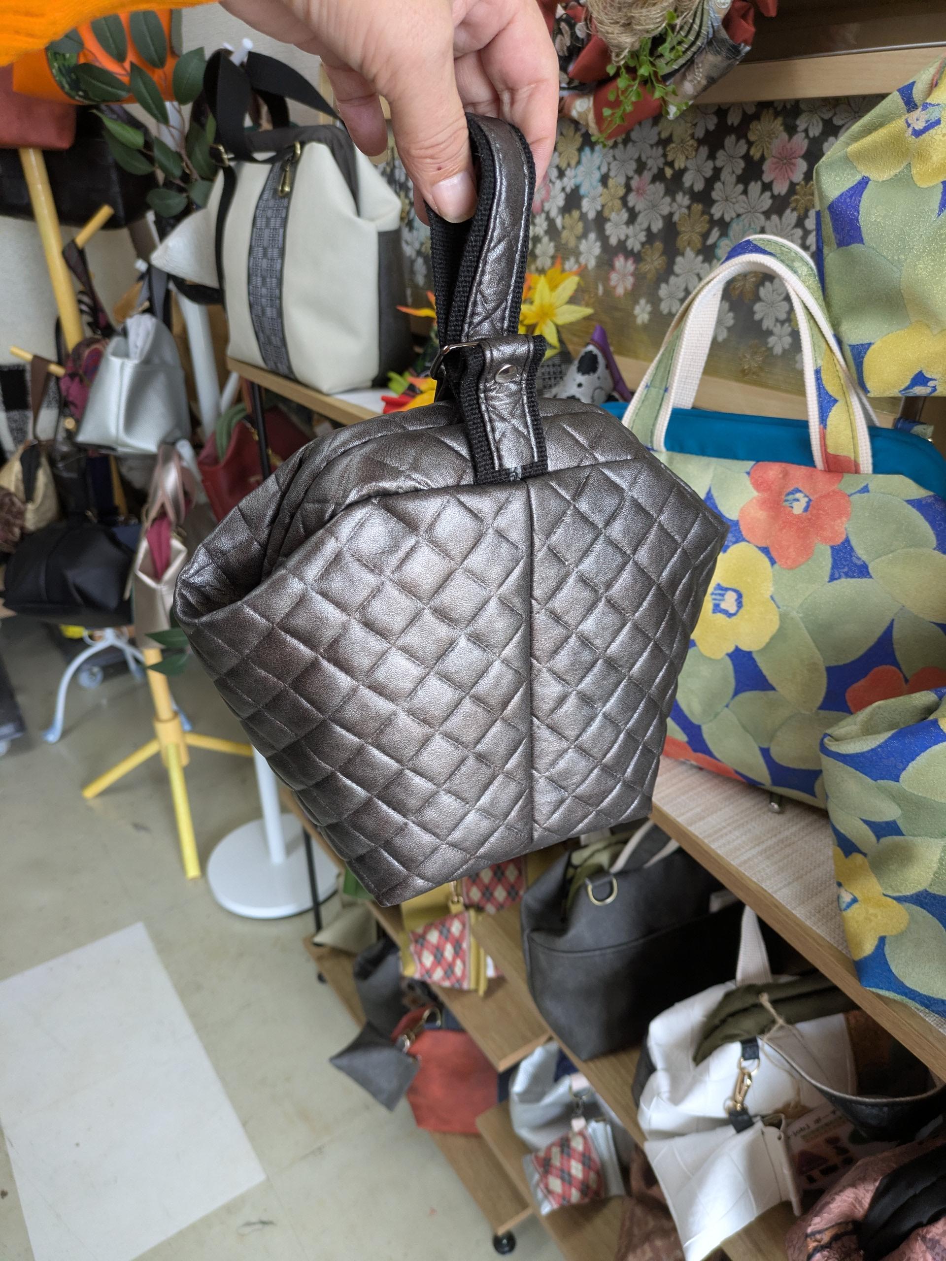 【受注生産です】男性にも人気新作！　『ころんバック』　❣新作❣　合皮（スペイン製）1枚目の画像