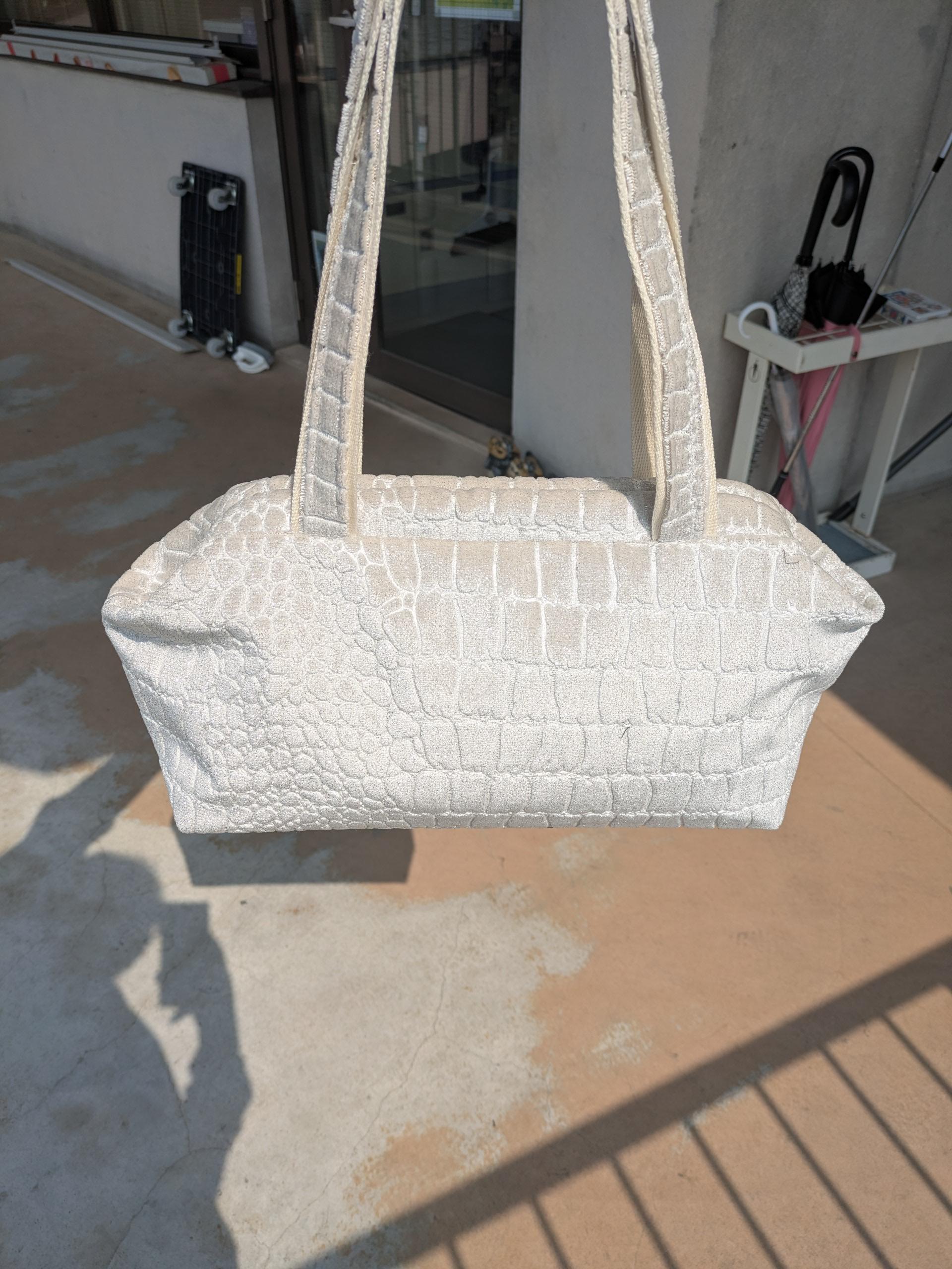 LL2 『PATAO&PATACO』トルコ製生地 グリッターシャイン 白