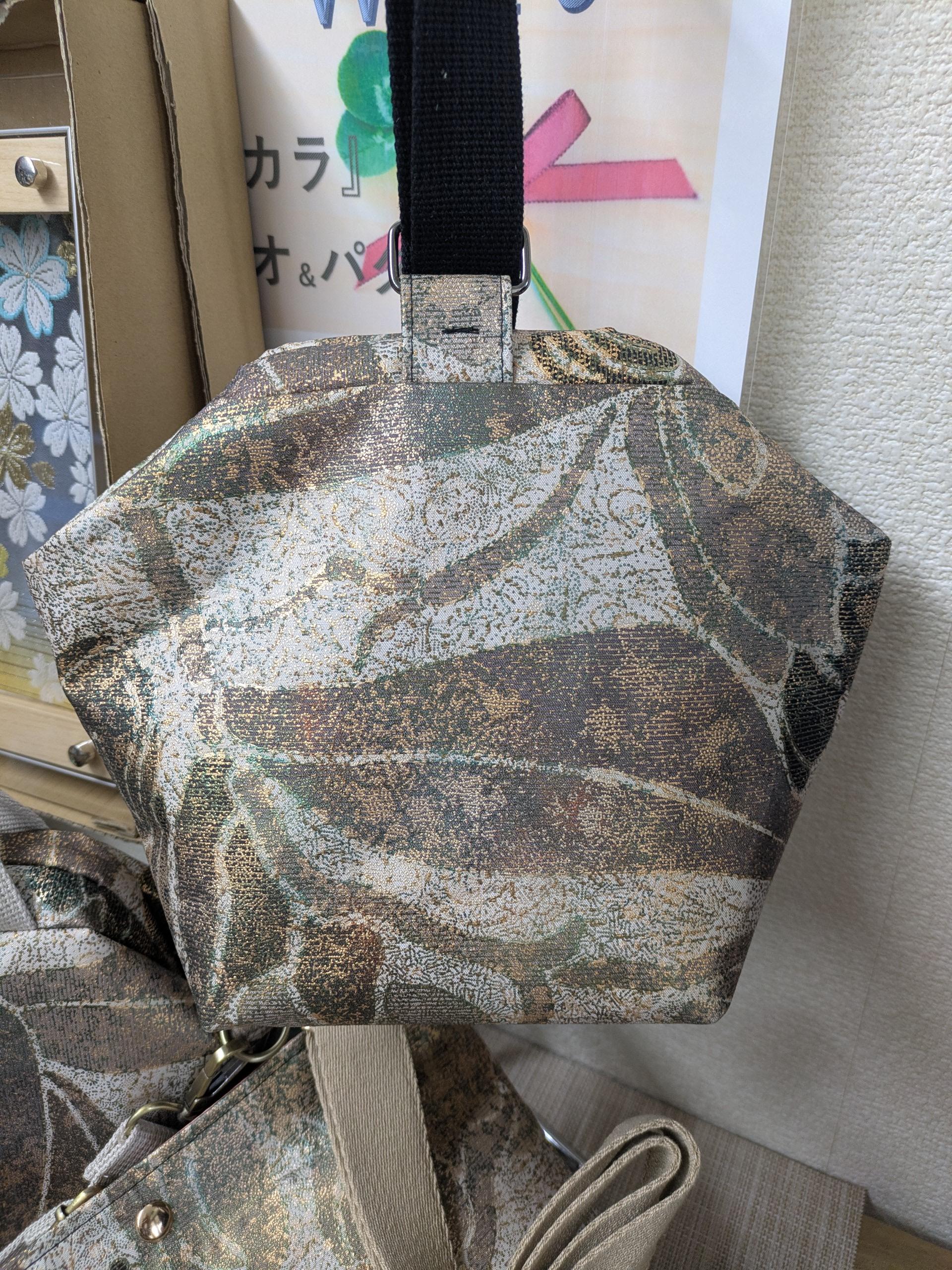 新作! 『ころんバック』 ❣新作❣ 帯柄 ポケット付き1枚目の画像